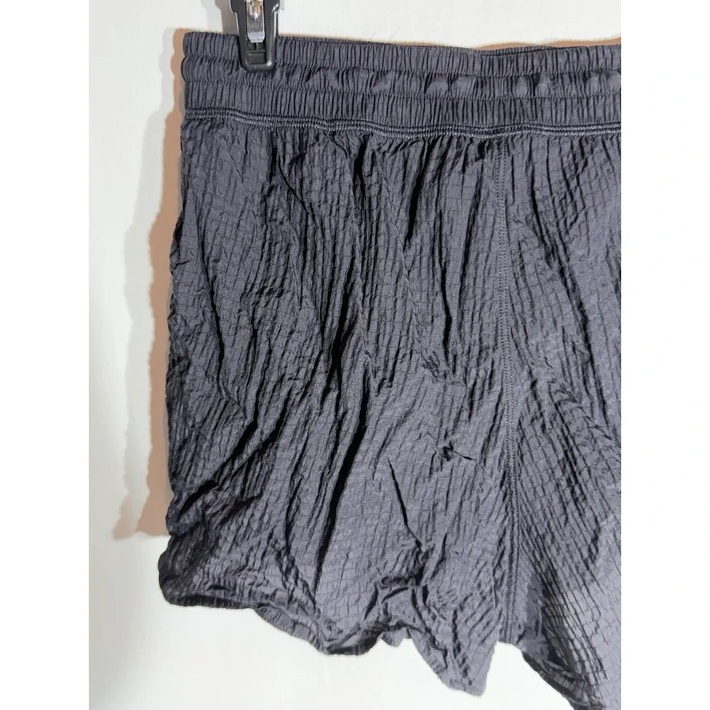 Lululemon Crinkle Nylon Relaxed Parachute Shorts XS Black
